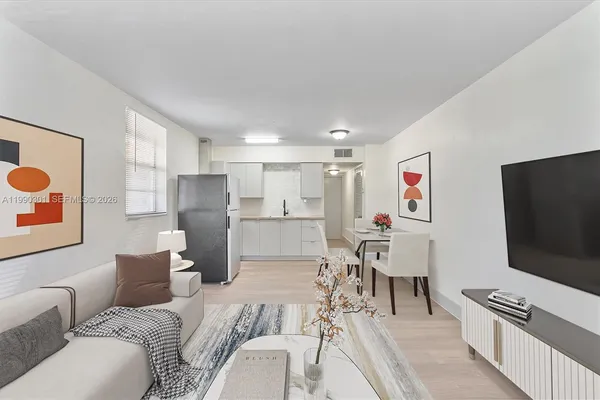 $1,670 | 1715 North 16th Avenue, Unit 312, Hollywood, FL 33020