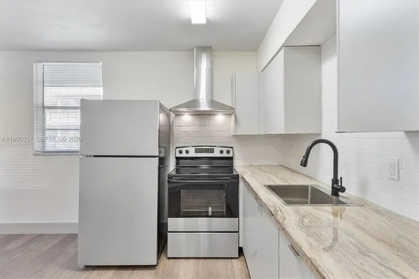 $1,670 | 1715 North 16th Avenue, Unit 312, Hollywood, FL 33020