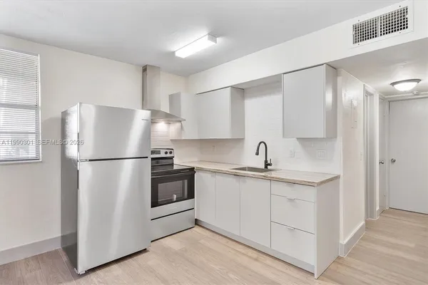 $1,670 | 1715 North 16th Avenue, Unit 312, Hollywood, FL 33020