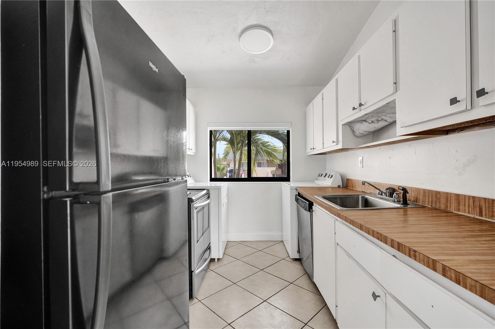 12216 Southwest 110th Lane Miami, FL 33186 - Photo 11 of 40