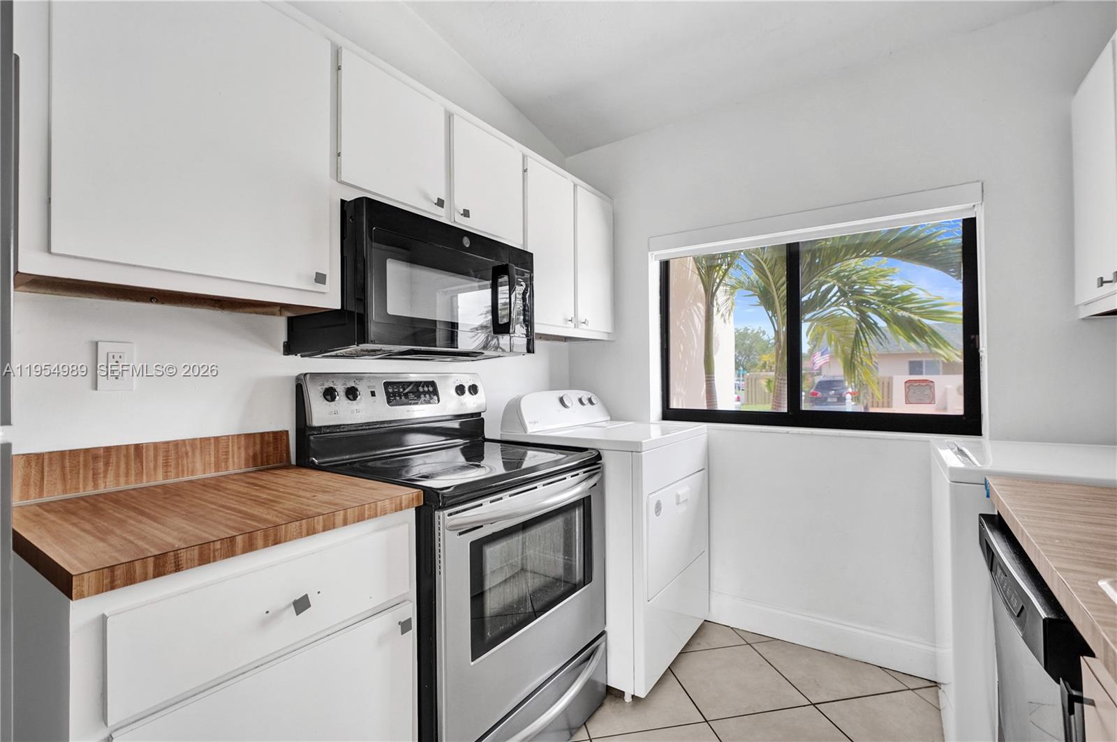 12216 Southwest 110th Lane Miami, FL 33186 - Photo 14 of 40