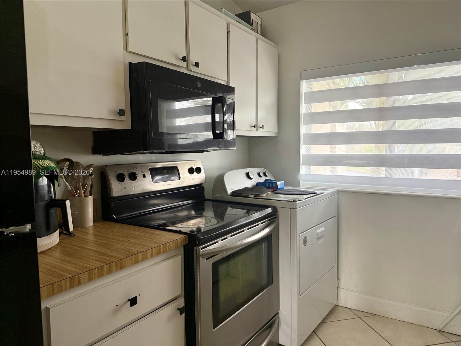 12216 Southwest 110th Lane Miami, FL 33186 - Photo 10 of 40