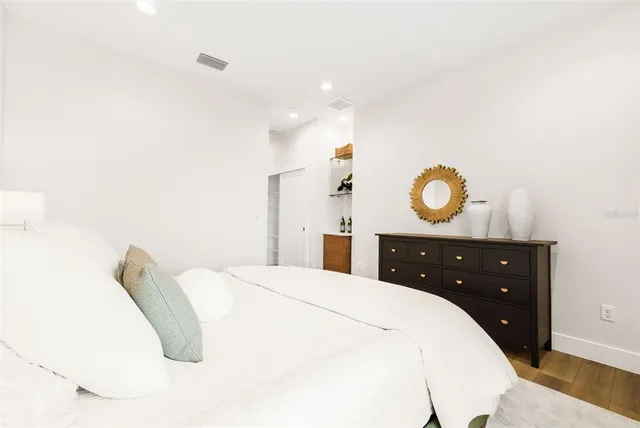 $4,750 | 8615 5th Street North, St. Petersburg, FL 33702