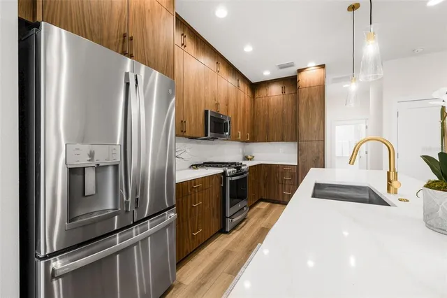 $4,750 | 8615 5th Street North, St. Petersburg, FL 33702