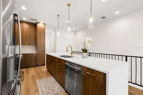 $4,750 | 8615 5th Street North, St. Petersburg, FL 33702