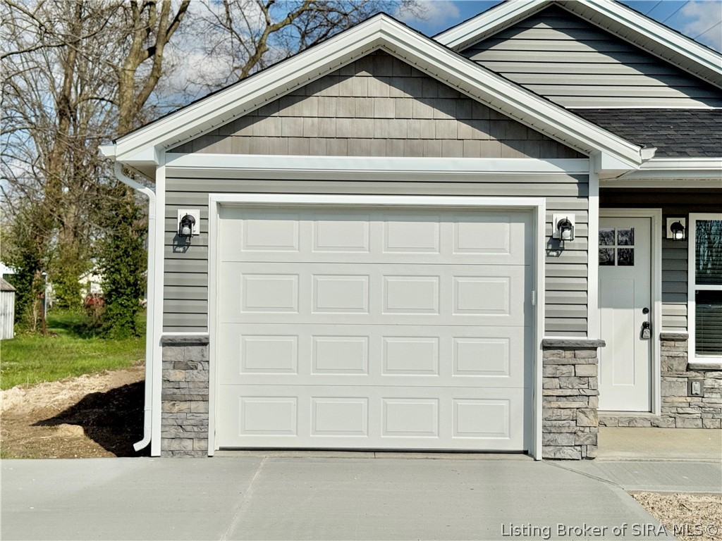 295 South 4th Street Austin, IN 47102 - Photo 3 of 20 Garage