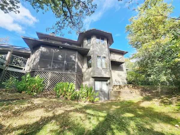 $659,900 | 4230 North Juniper Drive, Janesville, WI 53545