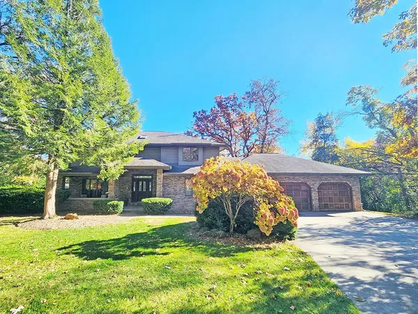 $659,900 | 4230 North Juniper Drive, Janesville, WI 53545