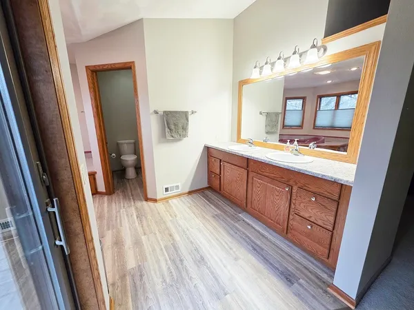$659,900 | 4230 North Juniper Drive, Janesville, WI 53545