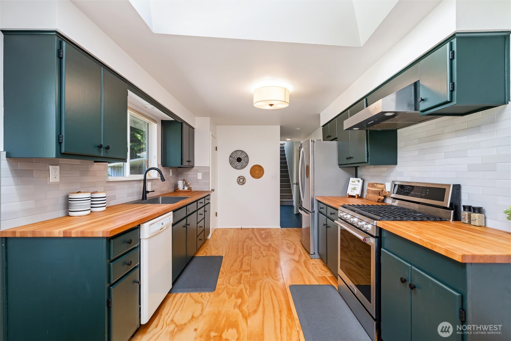 519 Clark Road Bellingham, WA 98225 - Photo 10 of 40 Gallery Image 10