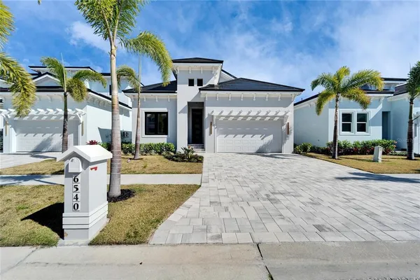 $1,049,000 | 6540 Simone Shores Circle, Apollo Beach, FL 33572