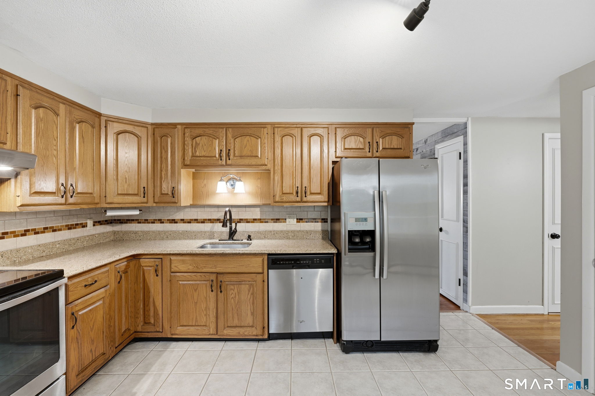 44 Old Colony Road North Stonington, CT 06359 - Photo 12 of 40