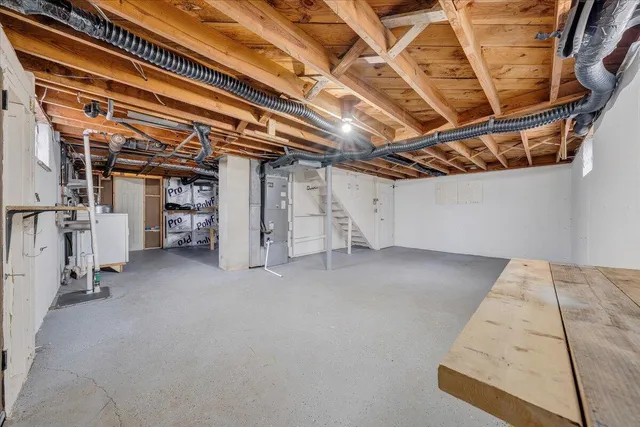 a view of utility room