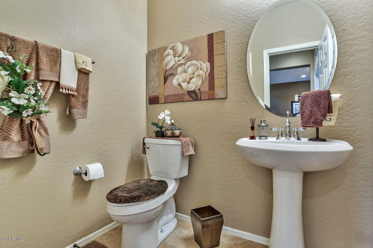 4600 North Point Ridge Road Buckeye, AZ 85396 - Photo 18 of 65 Bathroom