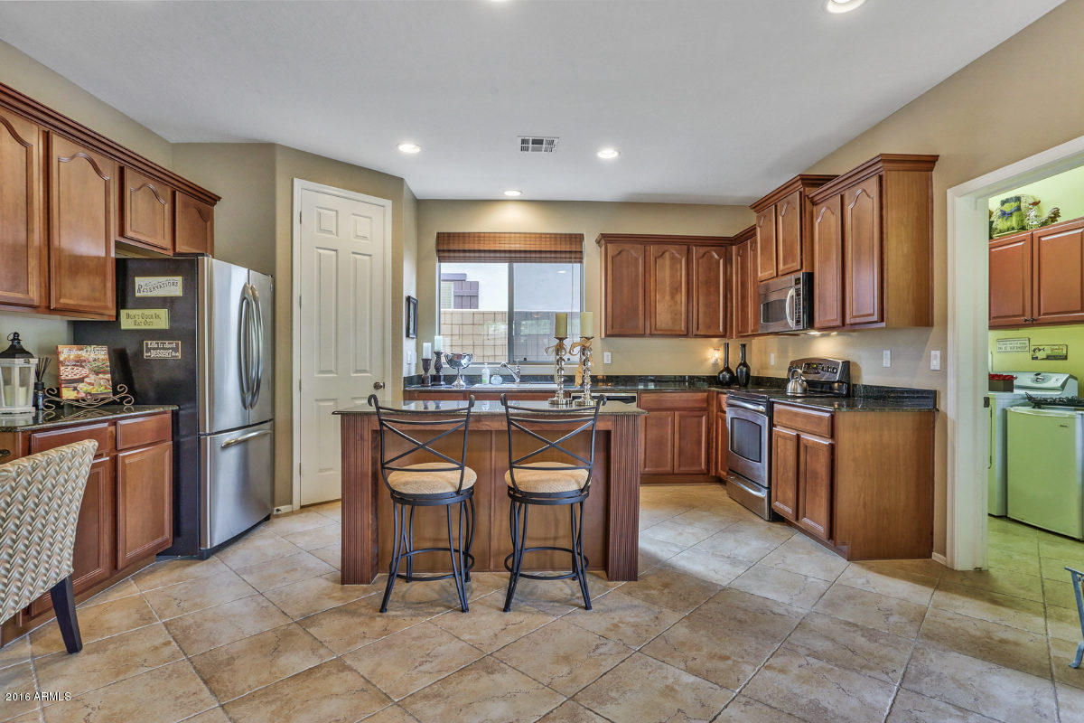 4600 North Point Ridge Road Buckeye, AZ 85396 - Photo 21 of 65 Kitchen