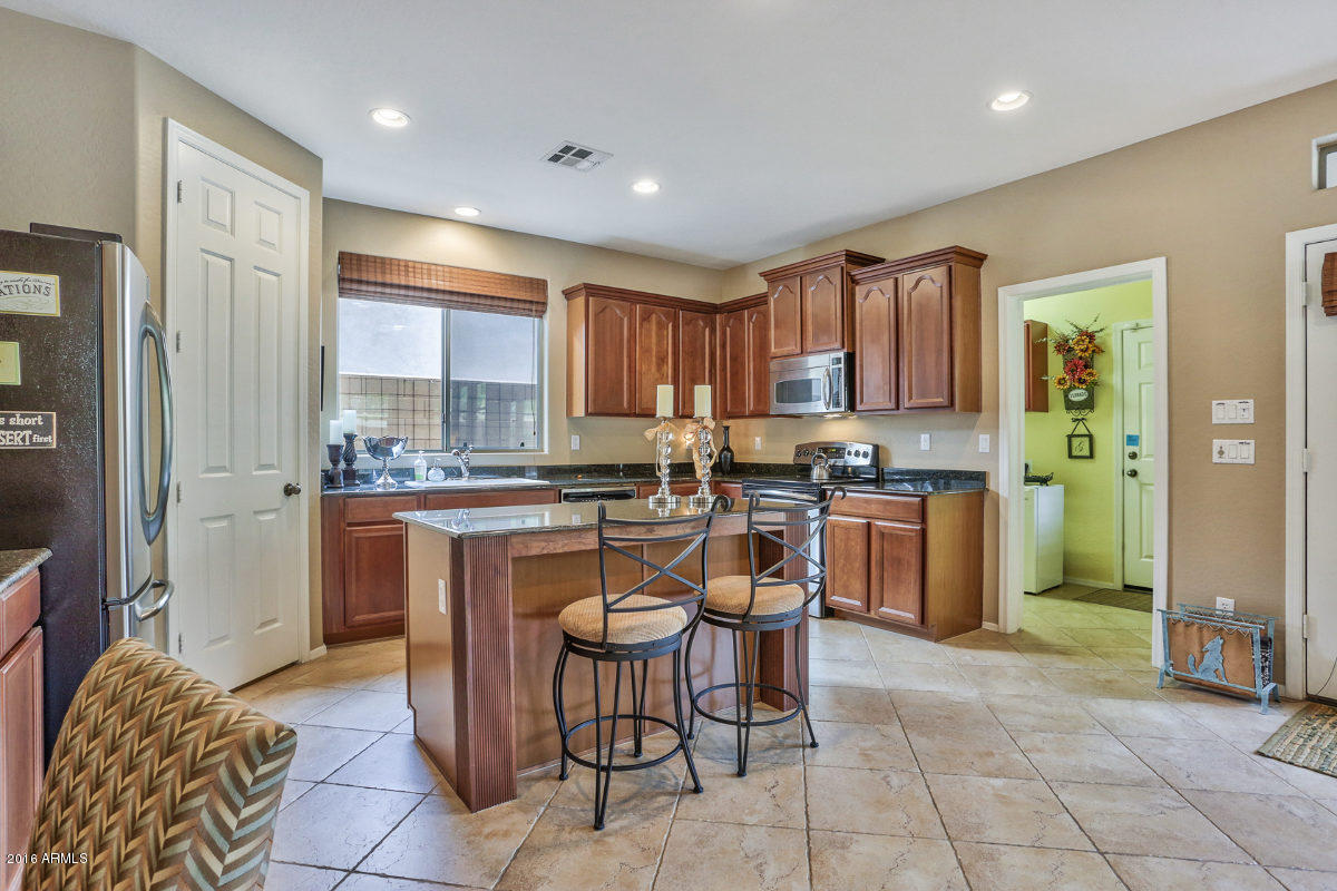4600 North Point Ridge Road Buckeye, AZ 85396 - Photo 23 of 65 Kitchen_2