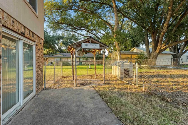 $245,500 | 1501 Hackberry Street, Hearne, TX 77859