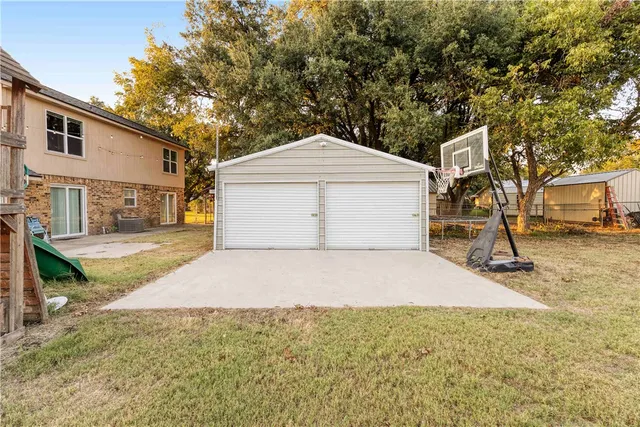 $245,500 | 1501 Hackberry Street, Hearne, TX 77859