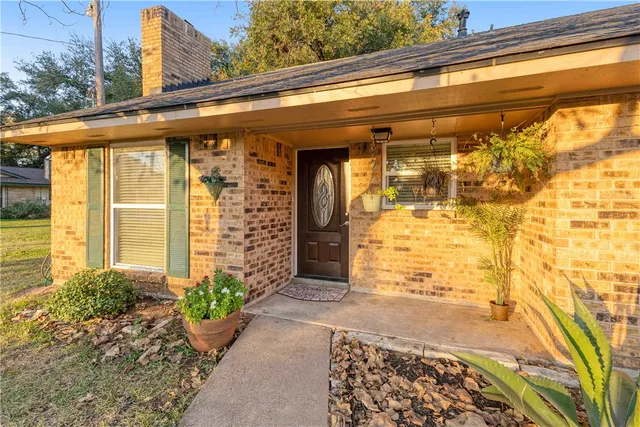 $245,500 | 1501 Hackberry Street, Hearne, TX 77859