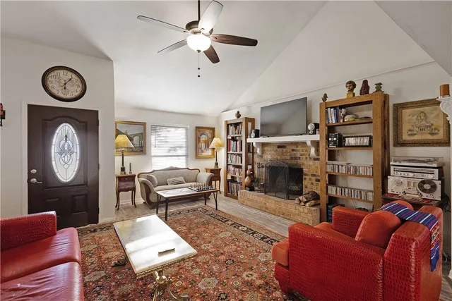 $245,500 | 1501 Hackberry Street, Hearne, TX 77859