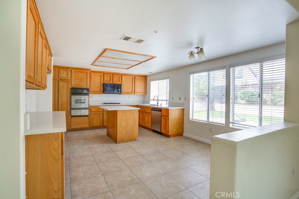 14276 Madera Court Fontana, CA 92336 - Photo 15 of 40