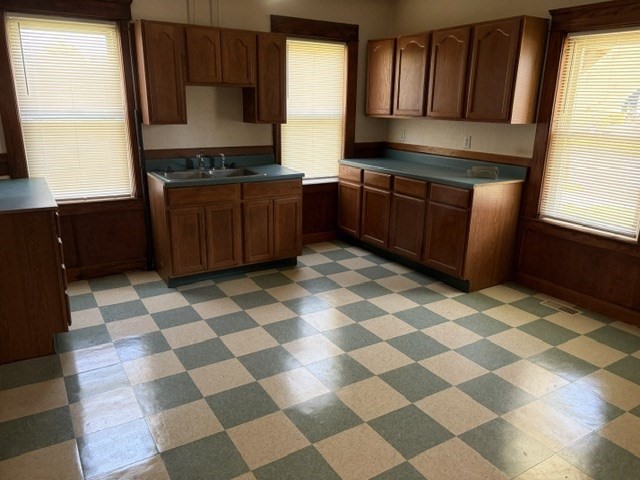5 Hill Street, Unit 2 Webster, MA 01570 - Photo 4 of 9