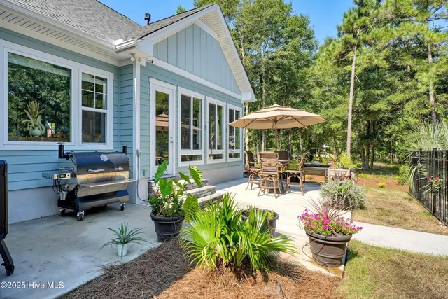 $889,995 | 3364 Stone Crab Court Southwest, Supply, NC 28462