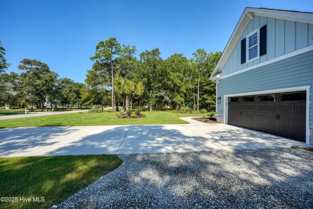 $889,995 | 3364 Stone Crab Court Southwest, Supply, NC 28462
