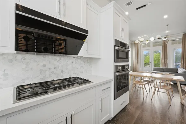 $549,900 | 8612 Emnora Lane, Houston, TX 77080