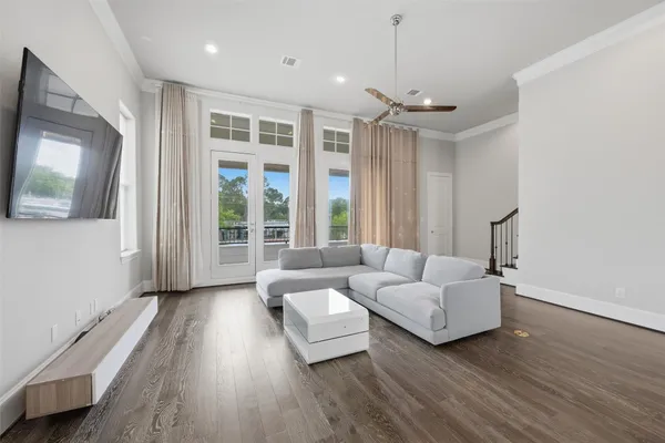 $549,900 | 8612 Emnora Lane, Houston, TX 77080