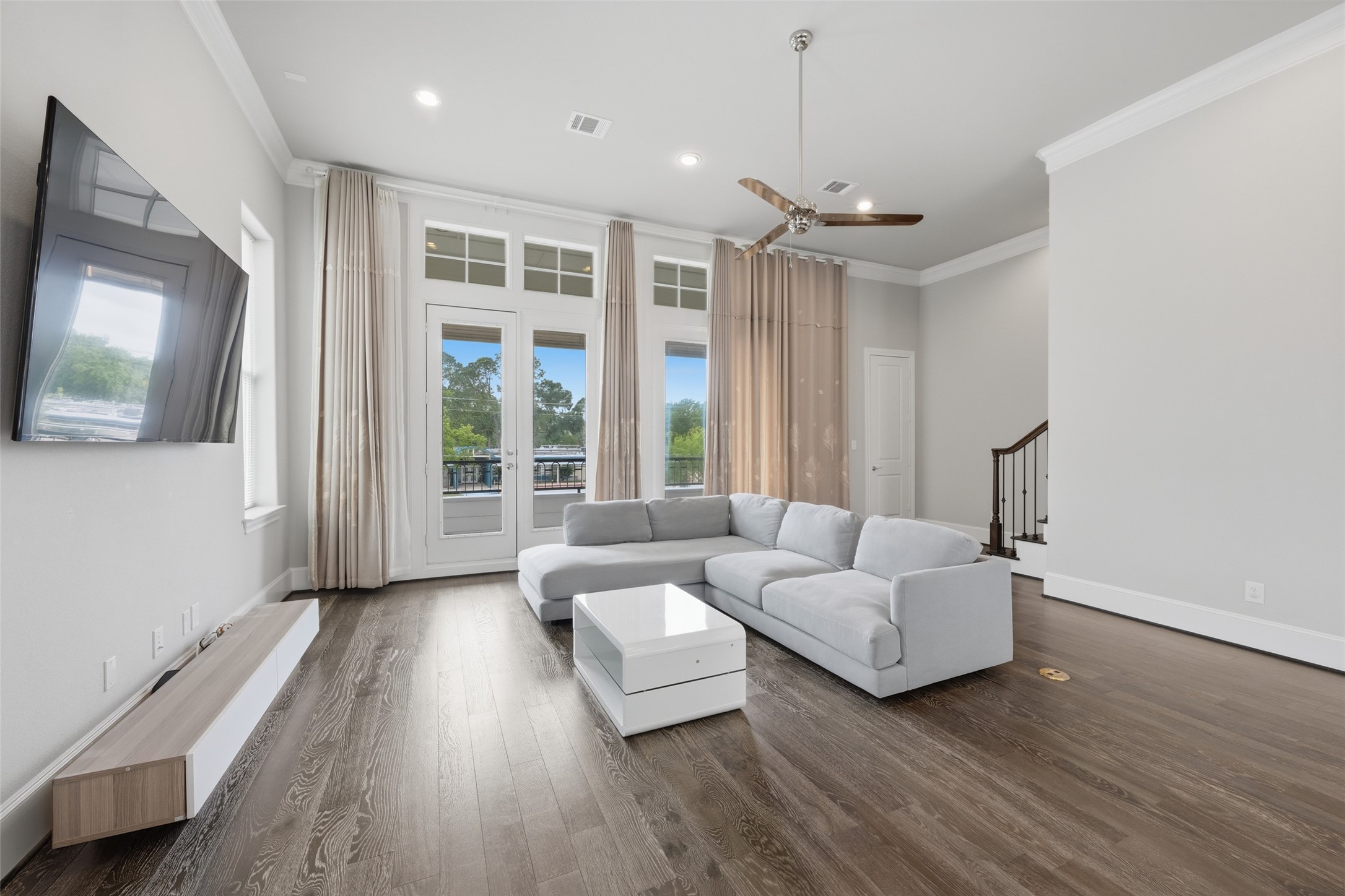 8612 Emnora Lane Houston, TX 77080 - Photo 16 of 45 a living room with furniture and a large window
