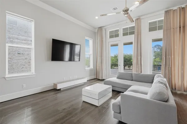 $549,900 | 8612 Emnora Lane, Houston, TX 77080