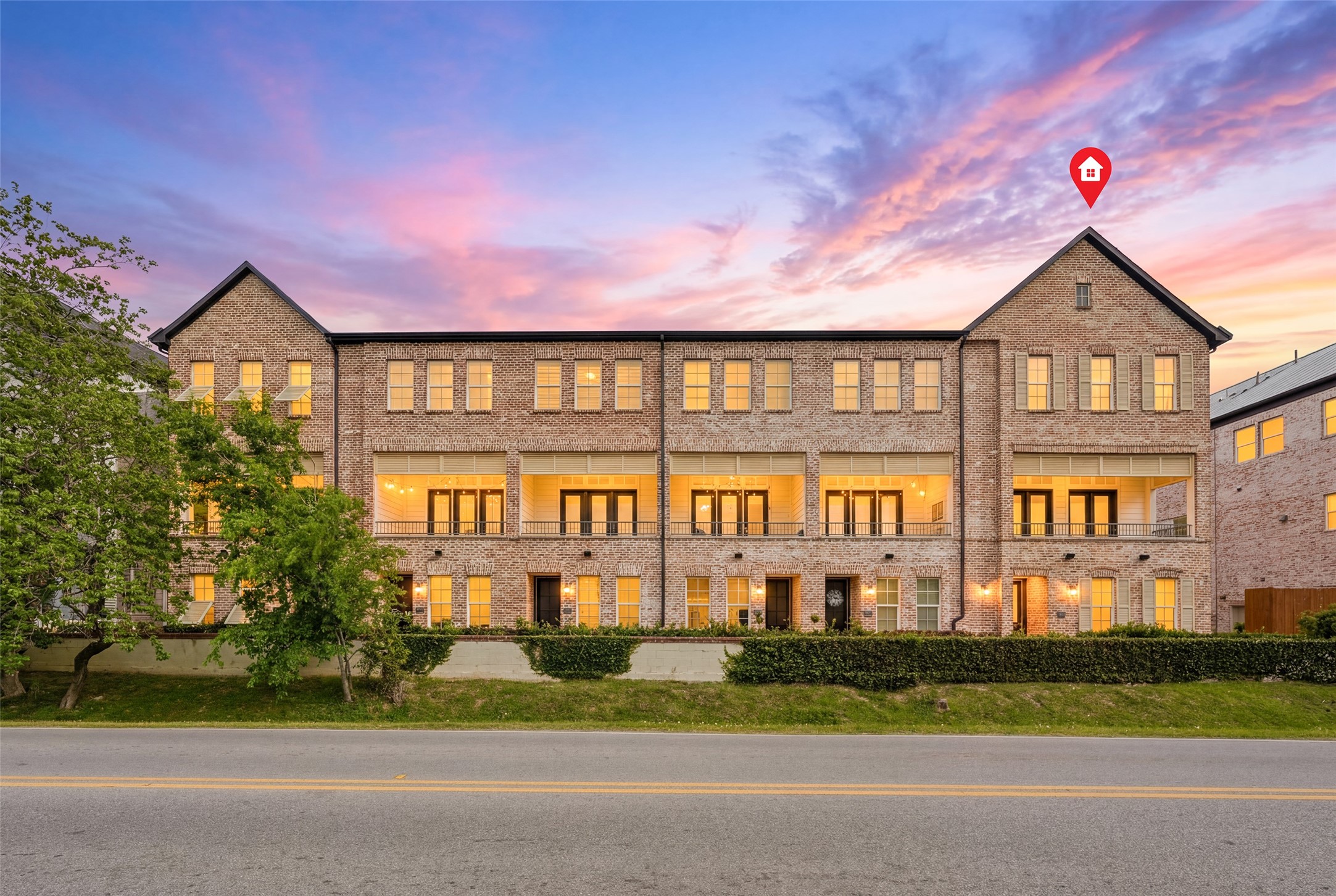 8612 Emnora Lane Houston, TX 77080 - Photo 2 of 45 a front view of a building