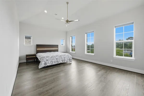 $549,900 | 8612 Emnora Lane, Houston, TX 77080