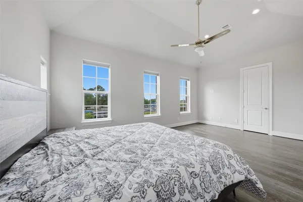 $549,900 | 8612 Emnora Lane, Houston, TX 77080