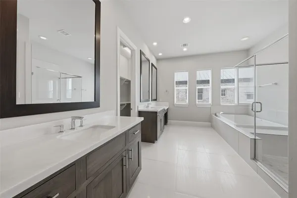 $549,900 | 8612 Emnora Lane, Houston, TX 77080