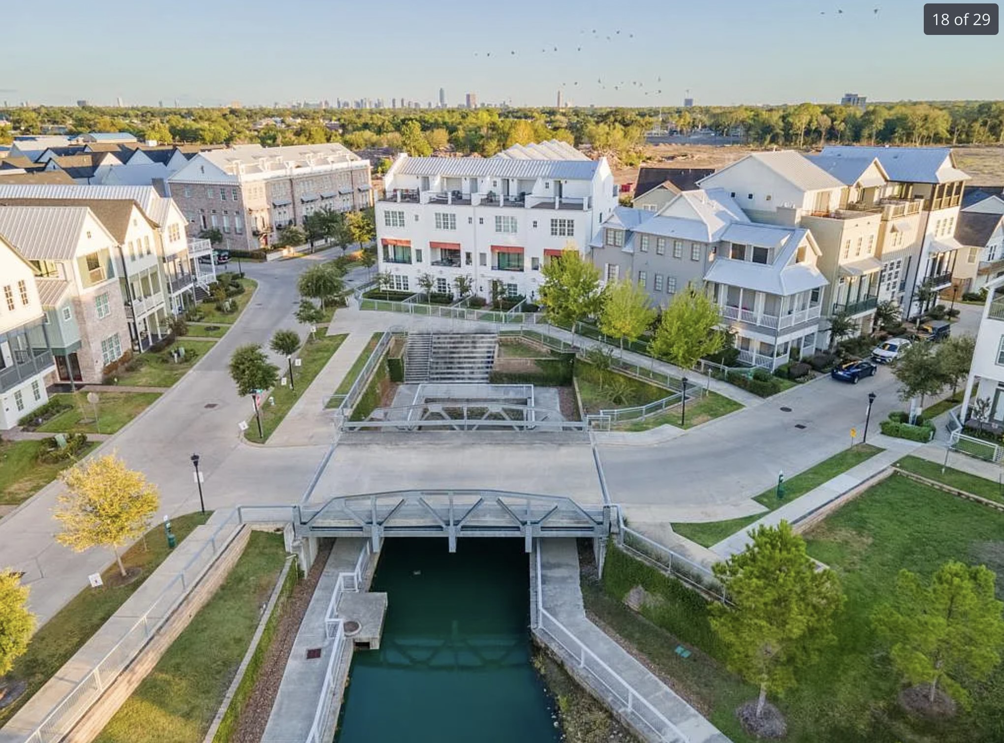 8612 Emnora Lane Houston, TX 77080 - Photo 42 of 45 a view of a city with lawn chairs