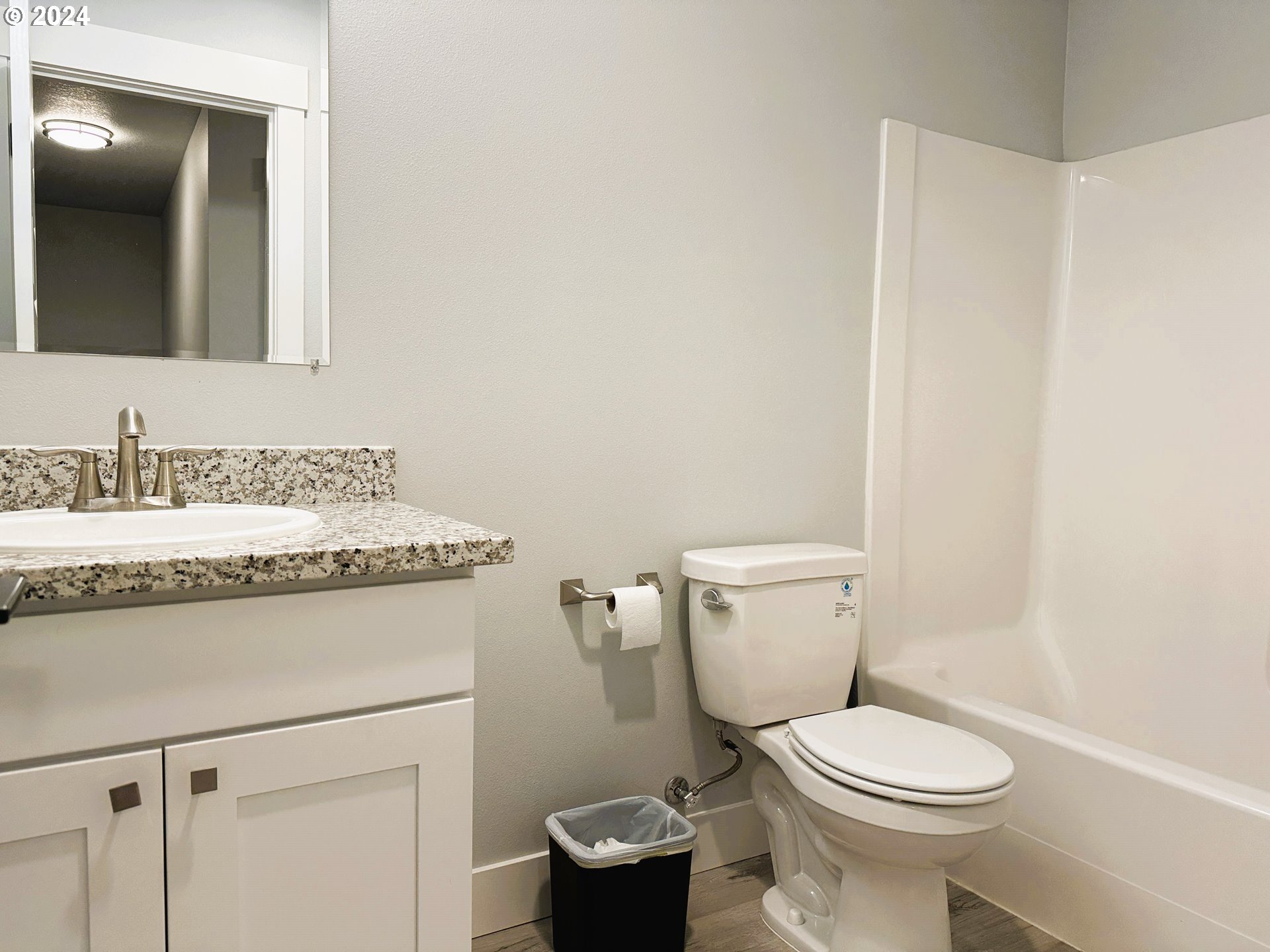106 Oak Street Winlock, WA 98596 - Photo 18 of 34 Bathroom