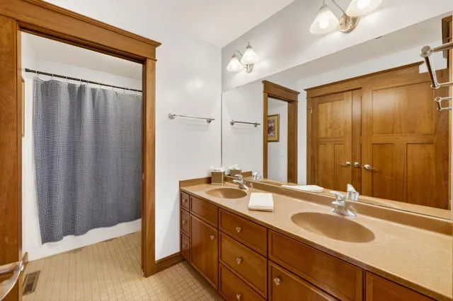 $1,350,000 | 6454 Shady Bend, Verona, WI 53593