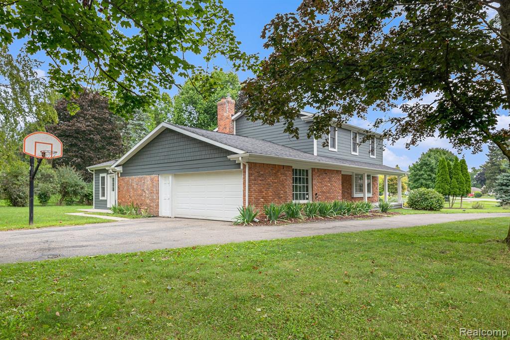 430 Willow Tree Lane Rochester Hills, MI 48306 - Photo 4 of 33