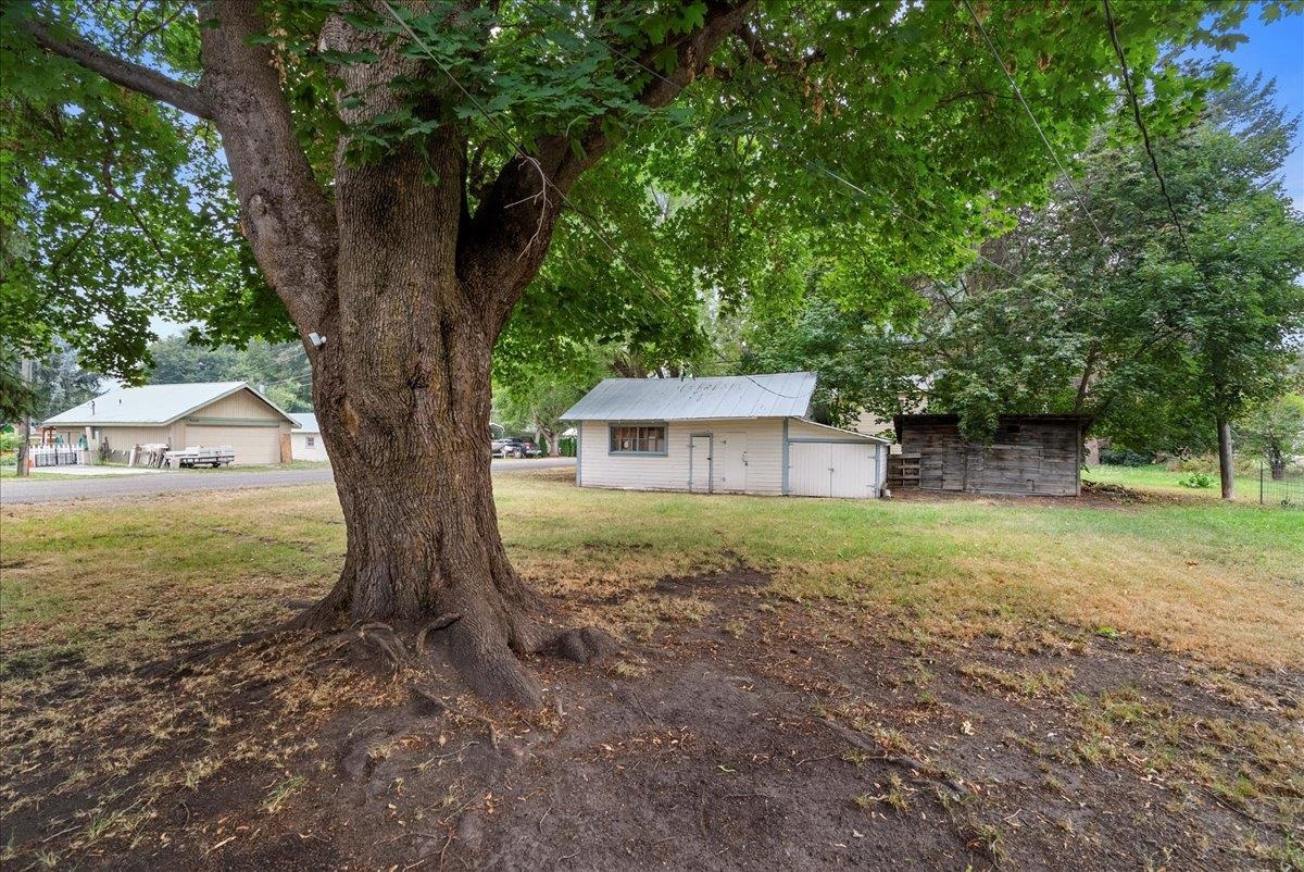 208 South Victoria Street Chewelah, WA 99109 - Photo 27 of 32