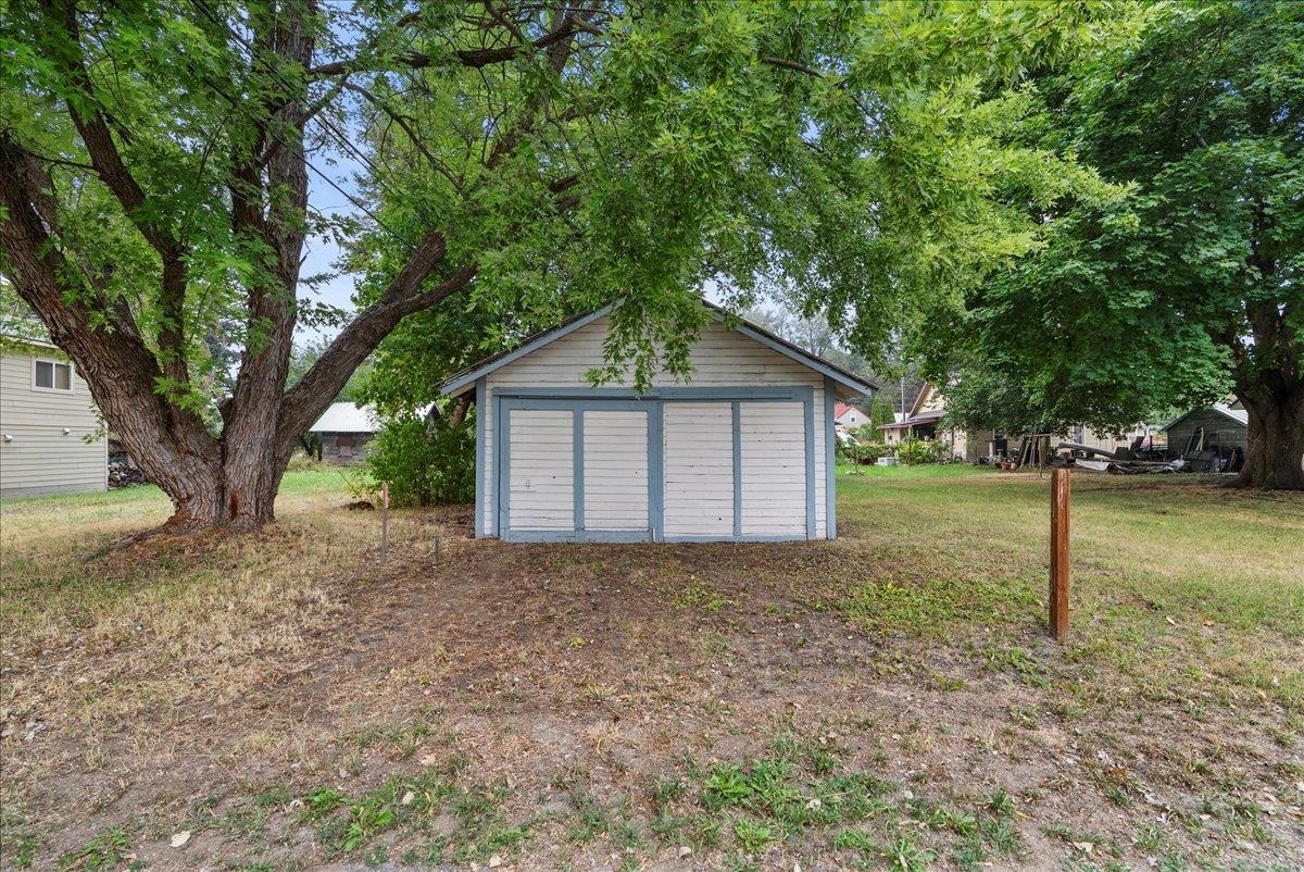 208 South Victoria Street Chewelah, WA 99109 - Photo 28 of 32