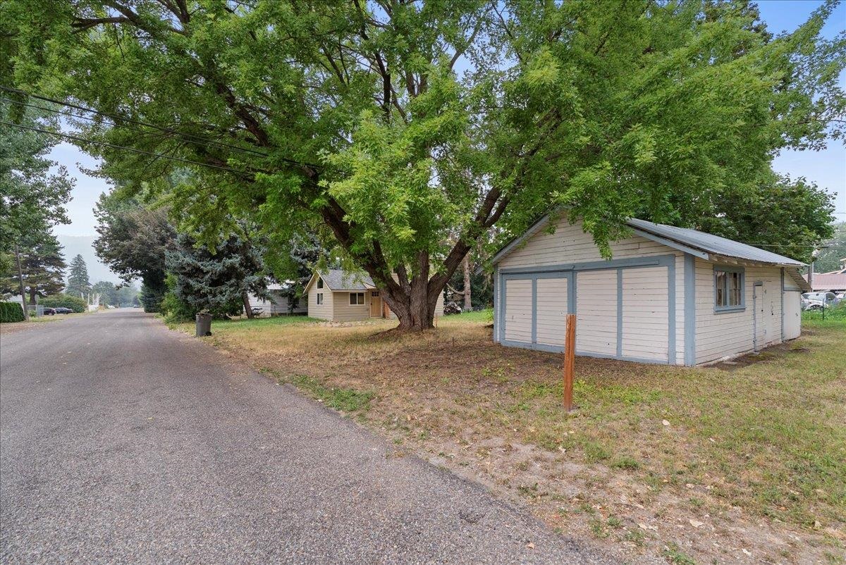 208 South Victoria Street Chewelah, WA 99109 - Photo 30 of 32