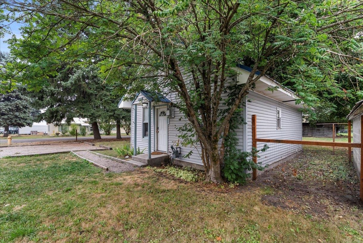 208 South Victoria Street Chewelah, WA 99109 - Photo 3 of 32