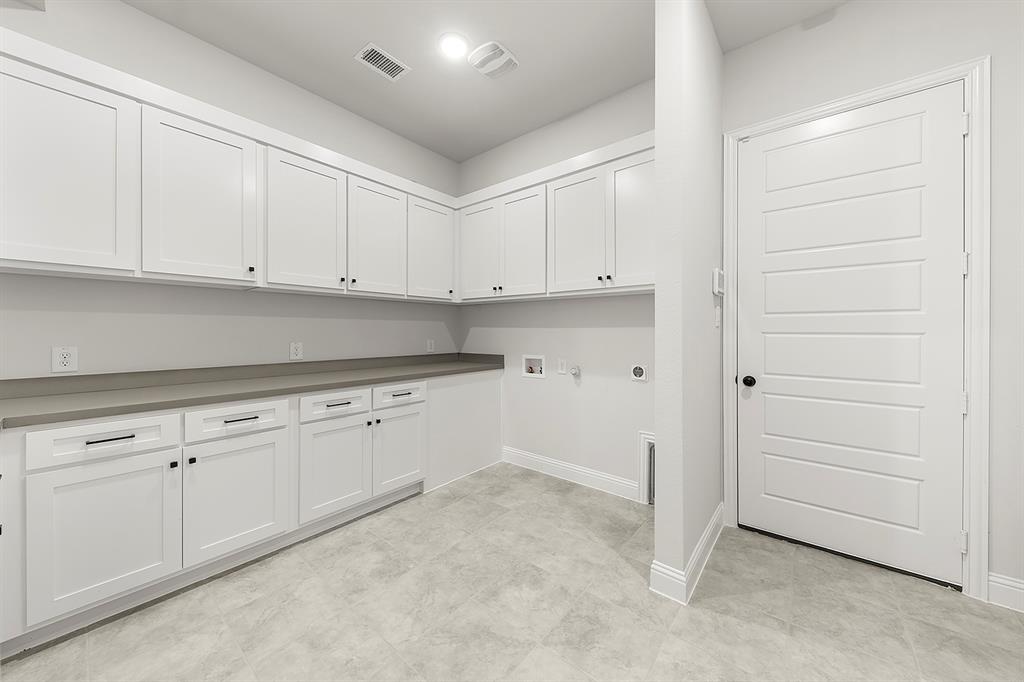 320 Bee Balm Road McKinney, TX 75071 - Photo 7 of 29 15. 320 Bee Balm - Dining