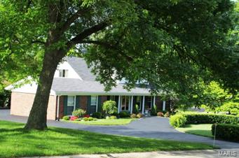 11036 Ridgecorde Lane St. Louis, MO 63141 - Photo 1 of 42 Gallery Image 1