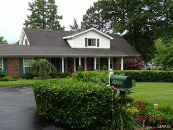 11036 Ridgecorde Lane St. Louis, MO 63141 - Photo 3 of 42 Gallery Image 3