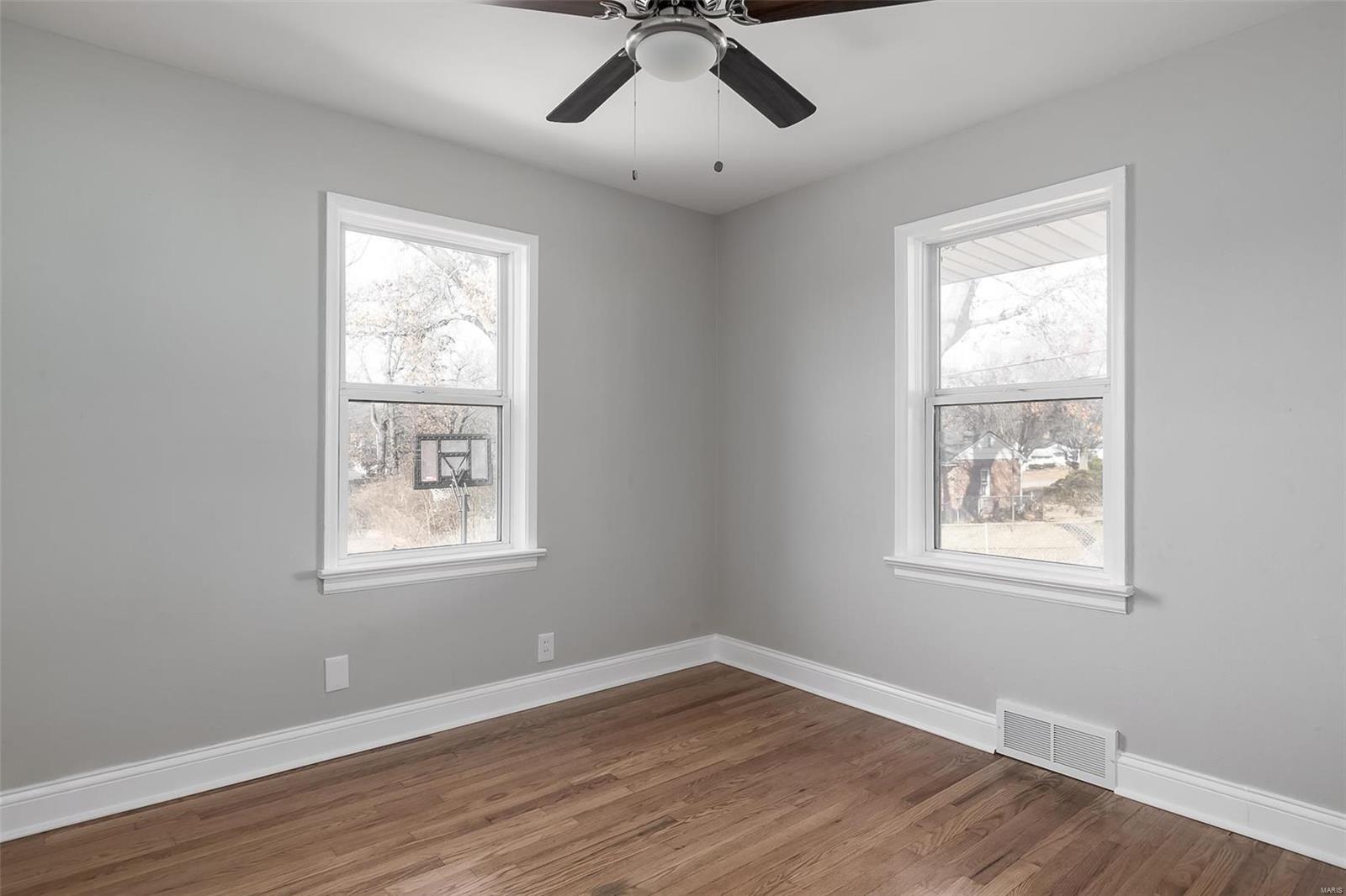 1213 Chambers Road St. Louis, MO 63137 - Photo 16 of 30