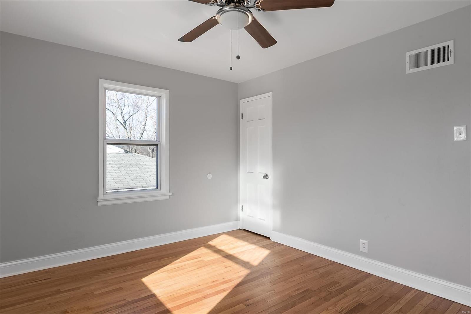 1213 Chambers Road St. Louis, MO 63137 - Photo 20 of 30