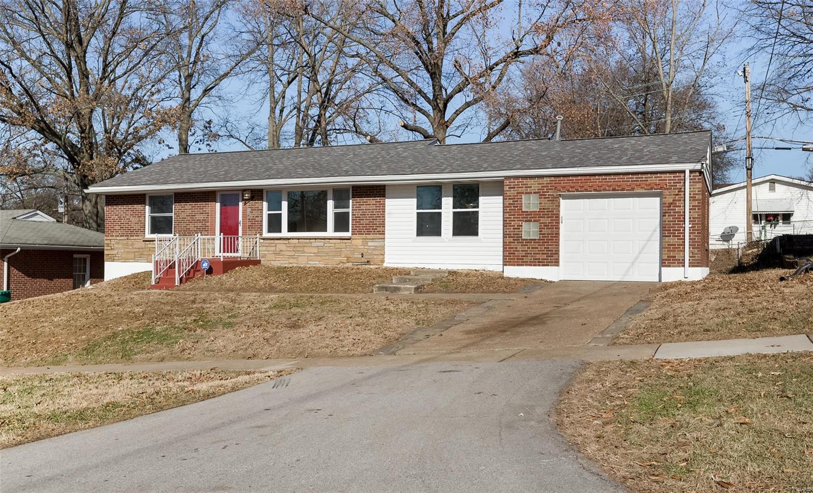 1213 Chambers Road St. Louis, MO 63137 - Photo 3 of 30
